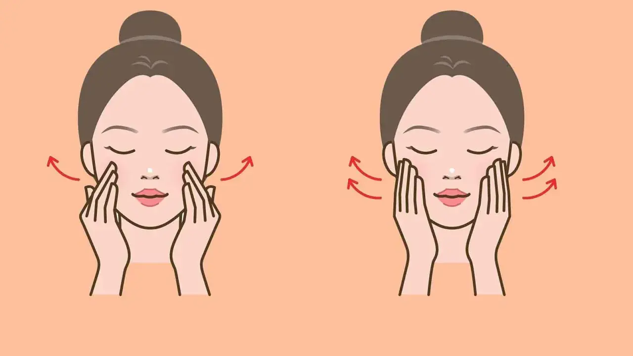 Illustrazione di una donna che massaggia il viso per il rilassamento cutaneo. Le frecce rosse indicano il movimento verso l'alto.